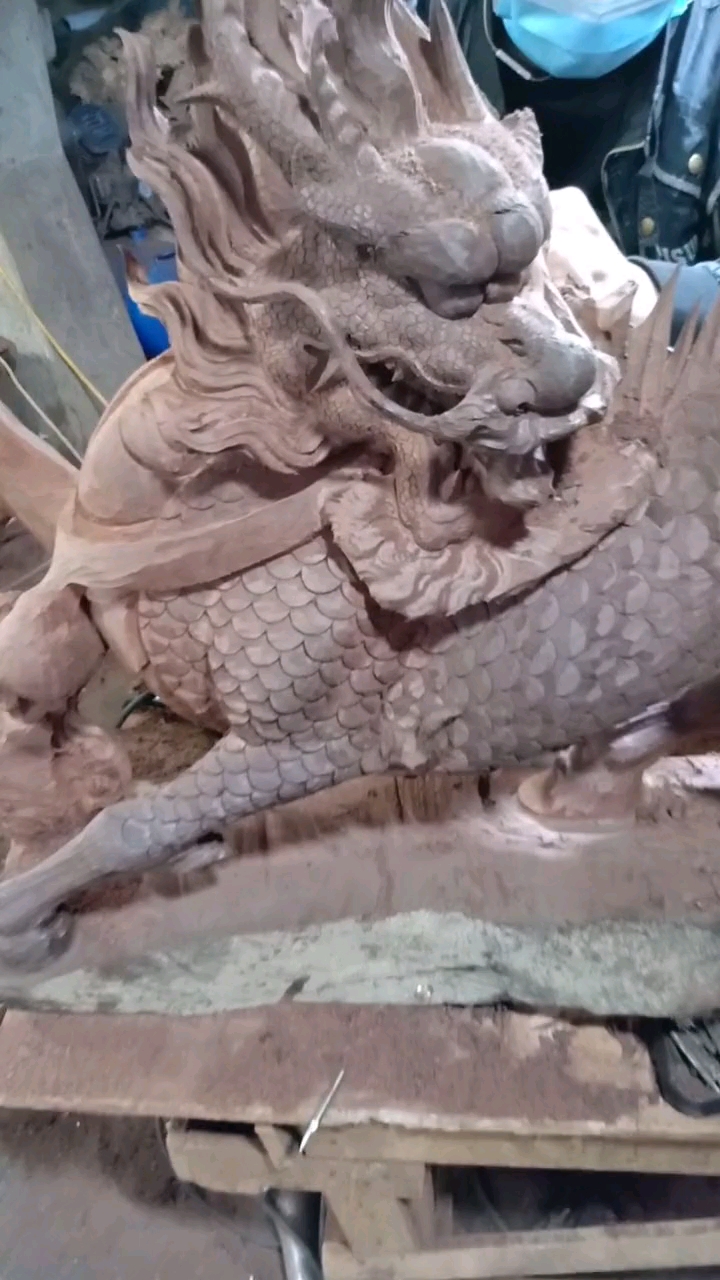 纯手工雕刻麒麟鳞片.