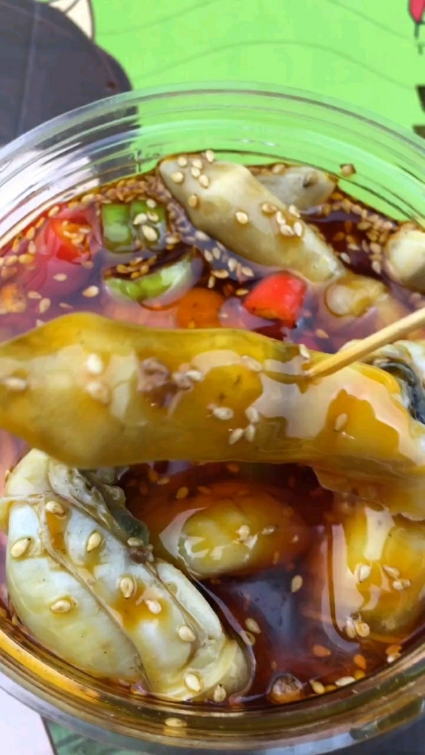 香辣称王肉一罐500克有一次能吃一罐的朋友吗?