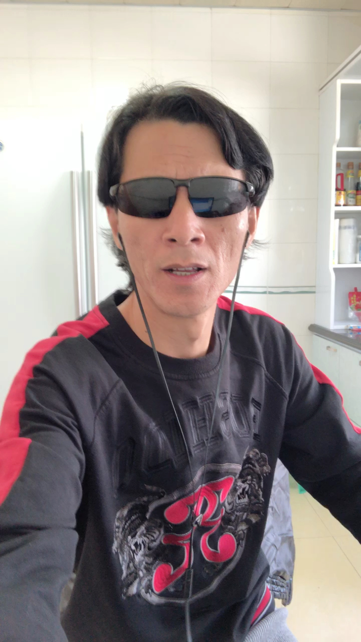 最近这首半阳的流浪很?哦