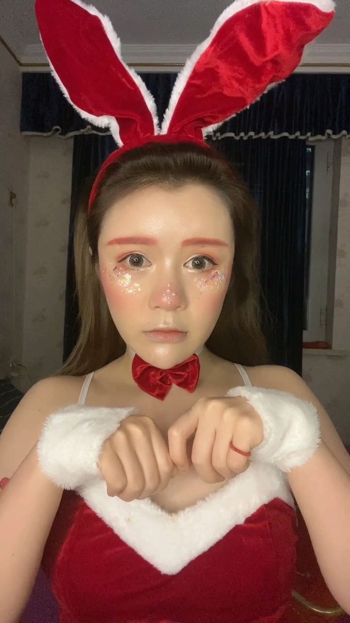 你喜欢的样子我都有#圣诞兔子妆双击出教程哦.做圣诞节最可爱的仔