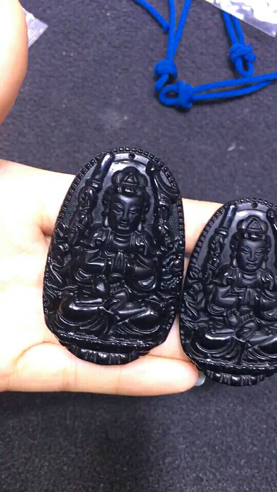 天然墨西哥黑曜石【千手观音菩萨】,属鼠守护神