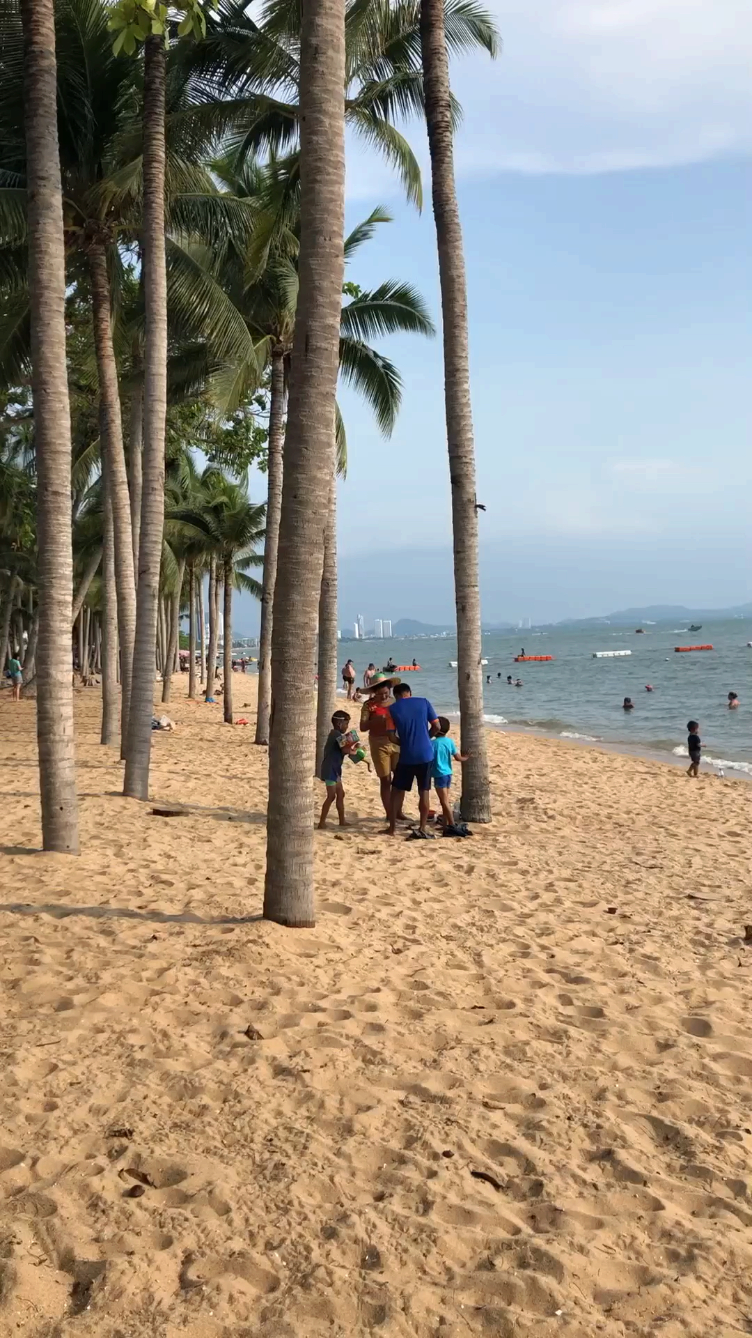 芭提雅中天海滩