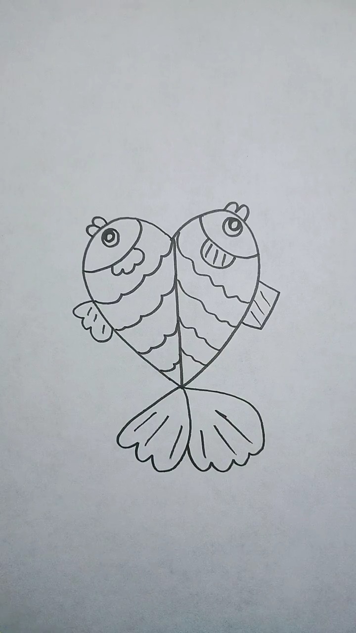 用爱心画两只小鱼,简单易学,快快教给你的小可爱吧!