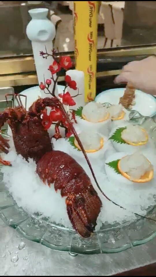 澳洲大龙虾!简单大方装盘!