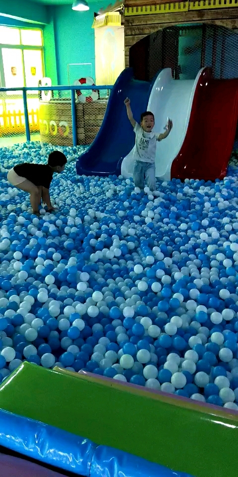 家有萌娃#领两个熊孩子去游乐园玩开心