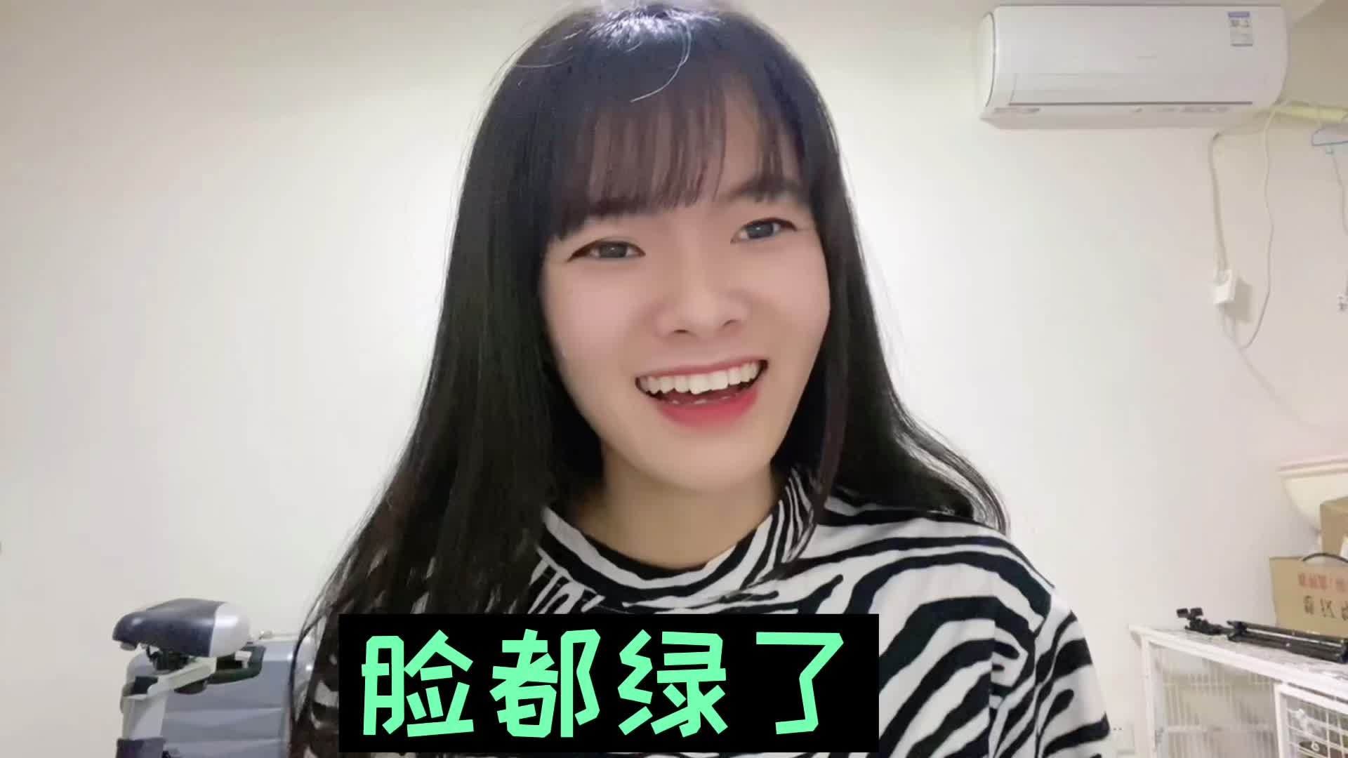 美女花高加价买的防盗门,结果小偷没用5分钟就打开,脸都绿了