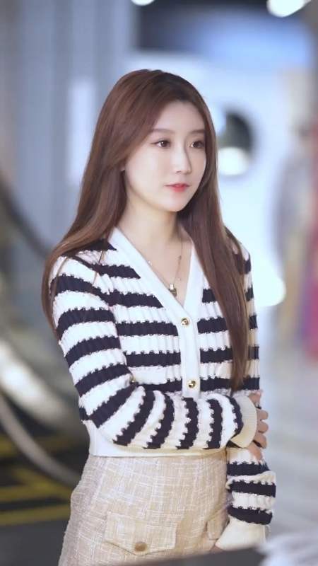 这大概是遇到前任最尴尬的状态