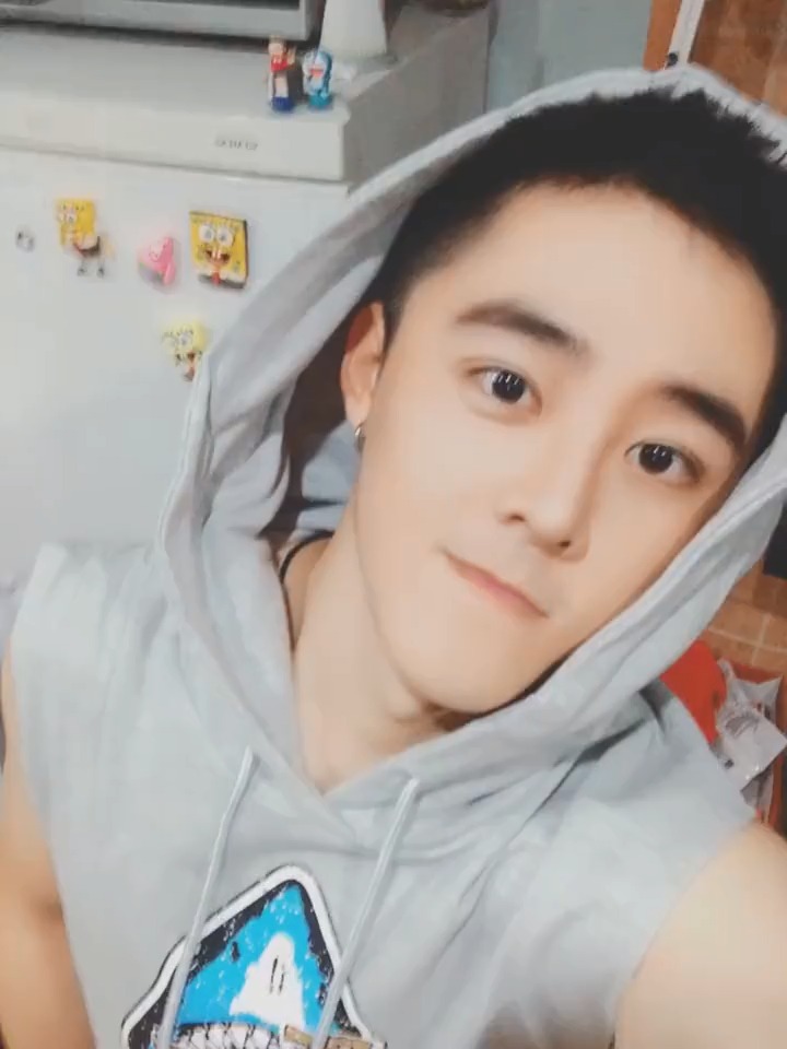 日常生活照#帅哥素材生活照套图结实强壮男多张照片视频