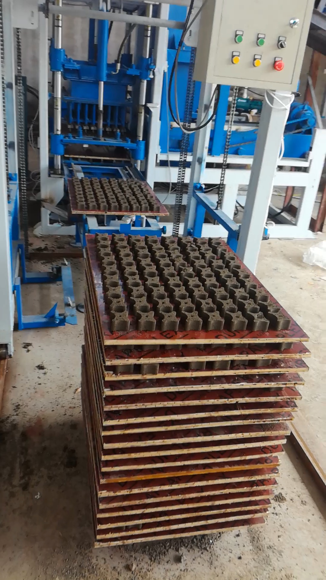 c30梅花型圆形高强度钢筋保护层垫块机  混凝土垫块机 高速高铁 多