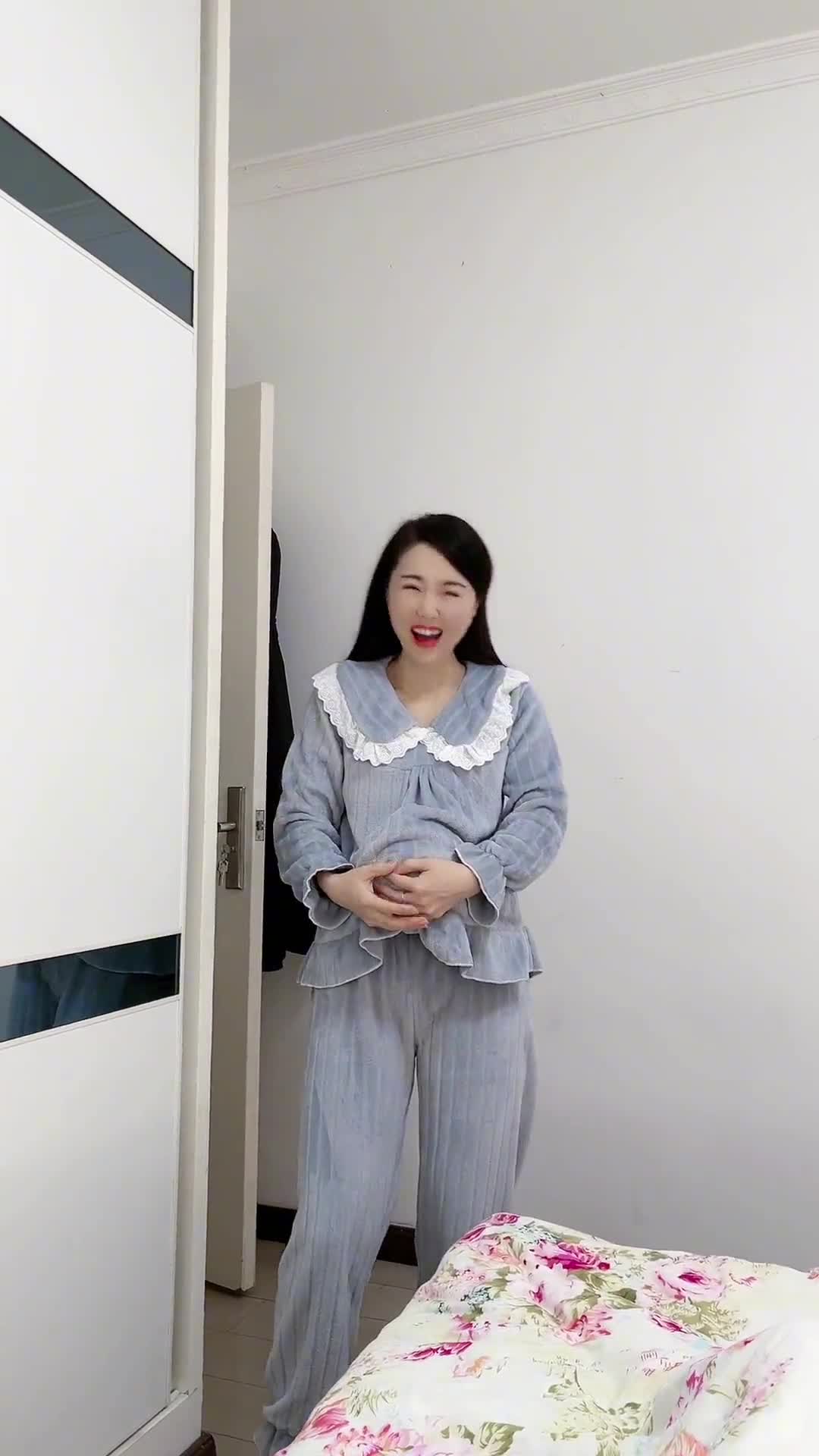 家有二货媳妇欢乐多我说想吃点水果她就去给我准备了居然用这种方式给