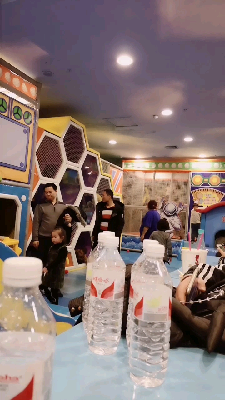 游乐场人真多啊