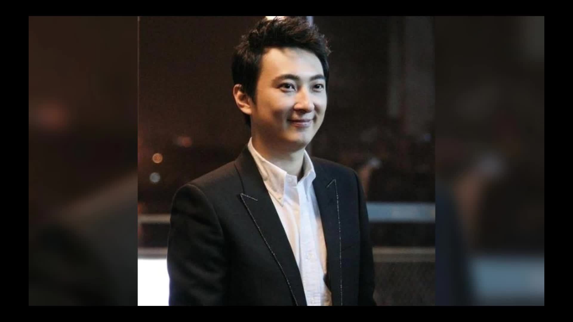 王思聪带美女搓澡被拍!穿百万球鞋霸气买单