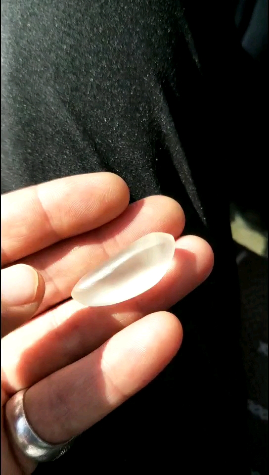 精品天然的白宝石光