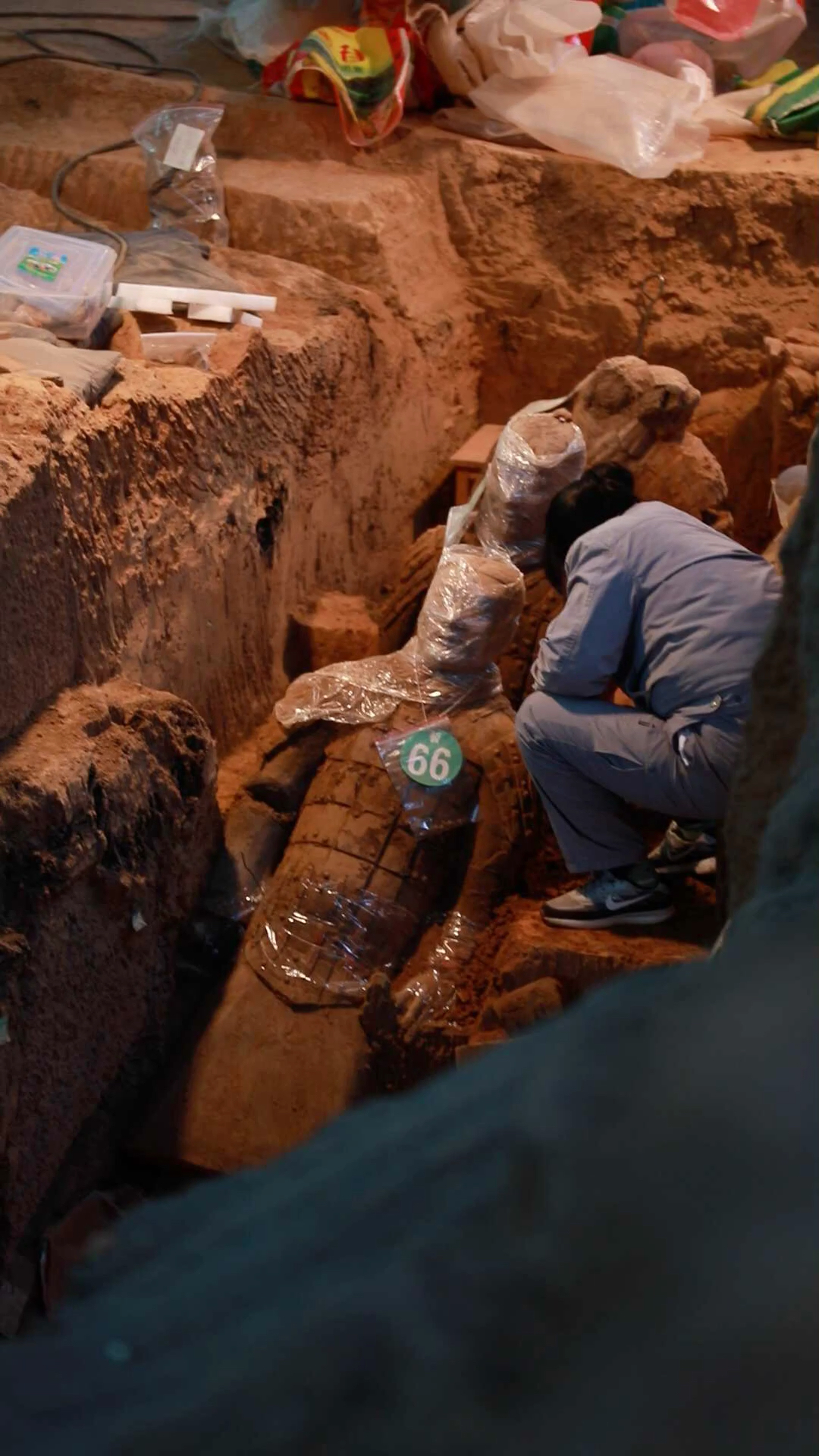 旅游进行时#兵马俑发掘进行时