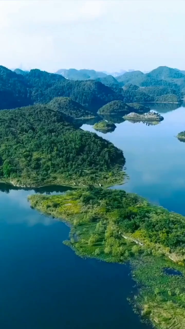 航拍中国-贵州阿哈湖水库,青山绿水该有的样子!