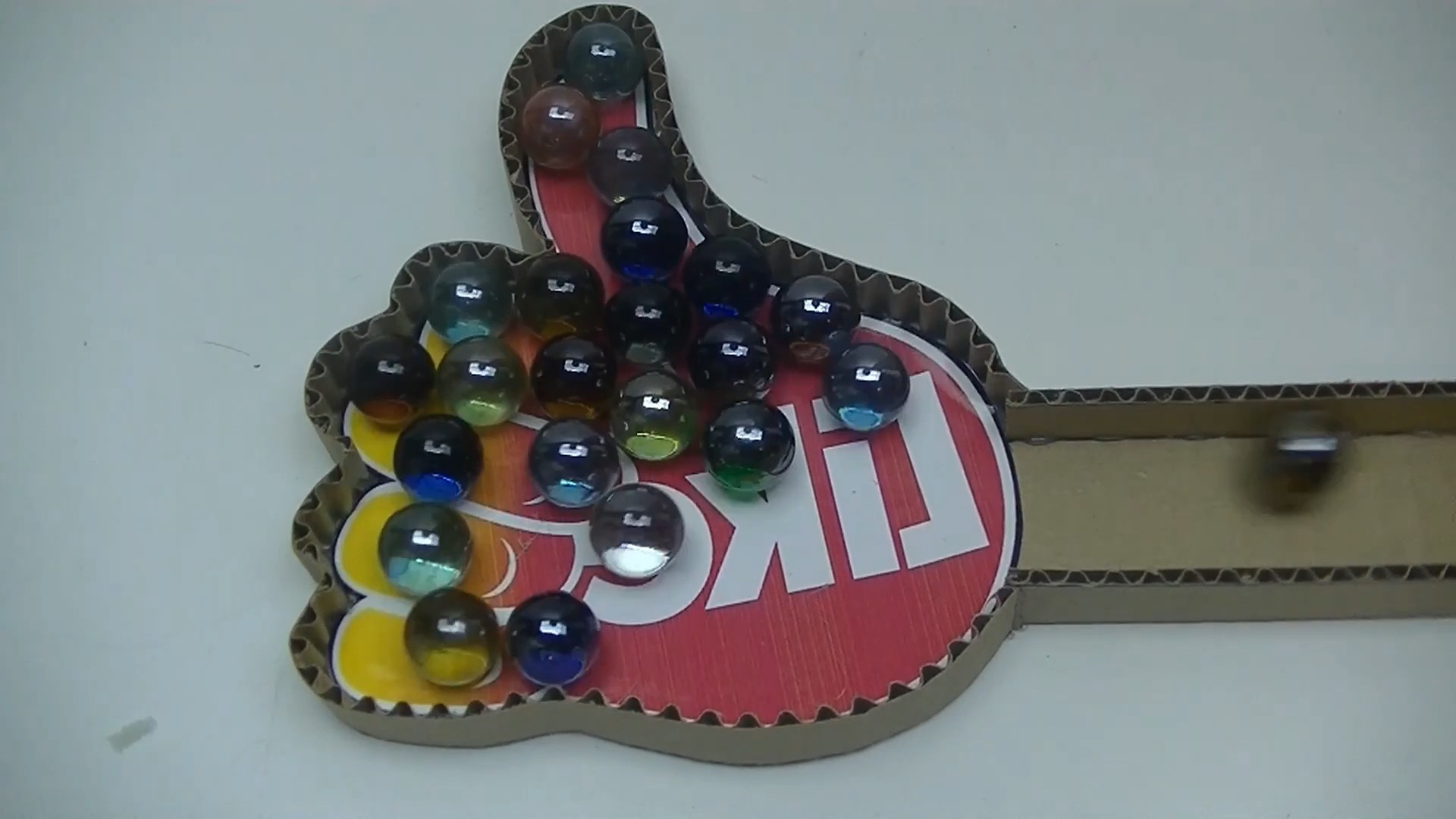 纸壳制作螺旋弹珠游戏道具,解压又好玩,设计者真是太有才了!