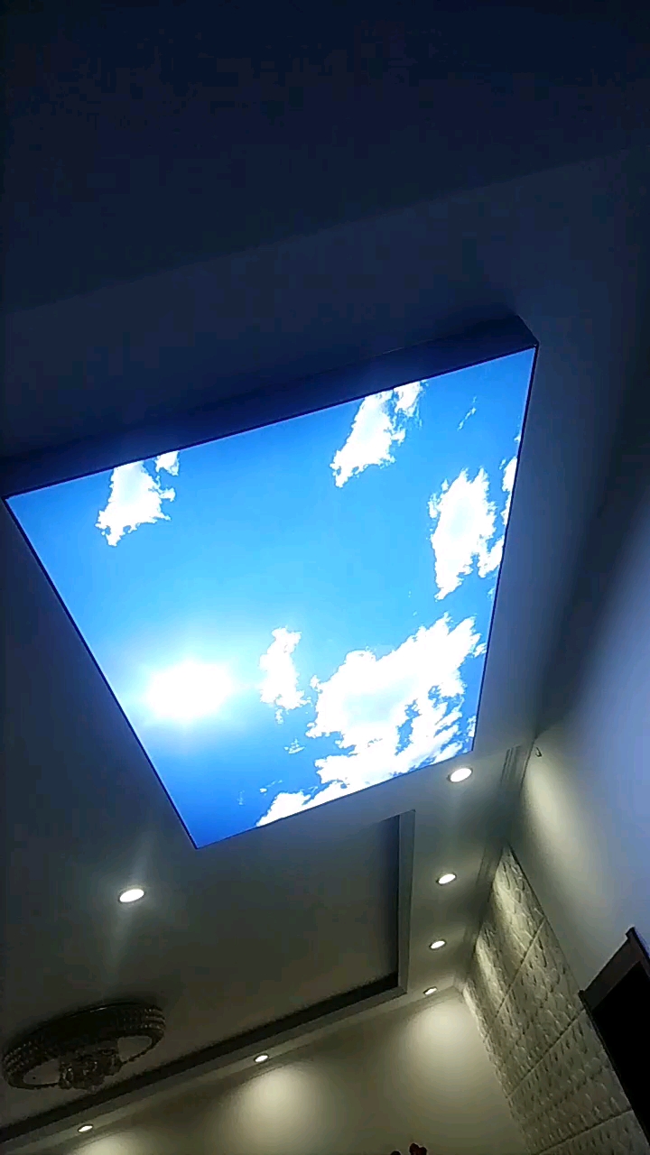 一个简单的吊顶灯箱,可以把蓝天白云满天繁星带回家里,你也可以哦