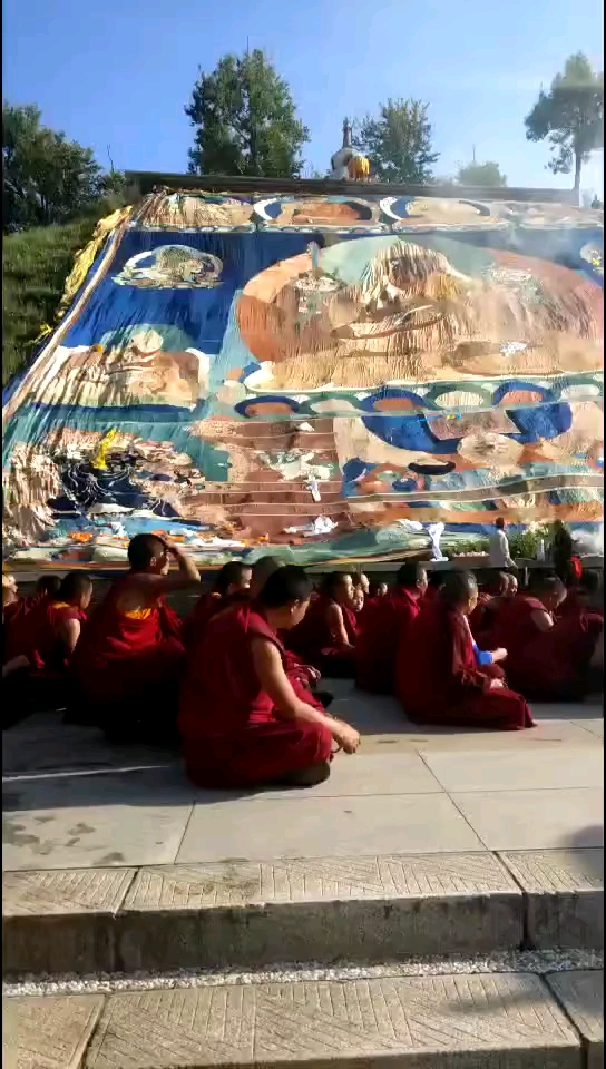 夏天就要这么过#六月初六,青海塔尔寺晒大佛.