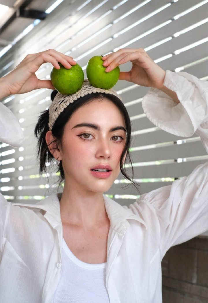 泰国女神mai davika频繁更新日常私服穿搭.