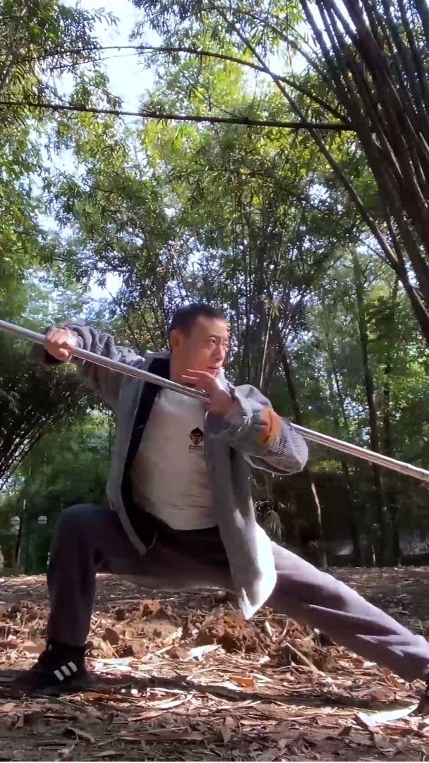 中华武术#这才是当世赵子龙,30多斤的霸王枪舞得风生水起!