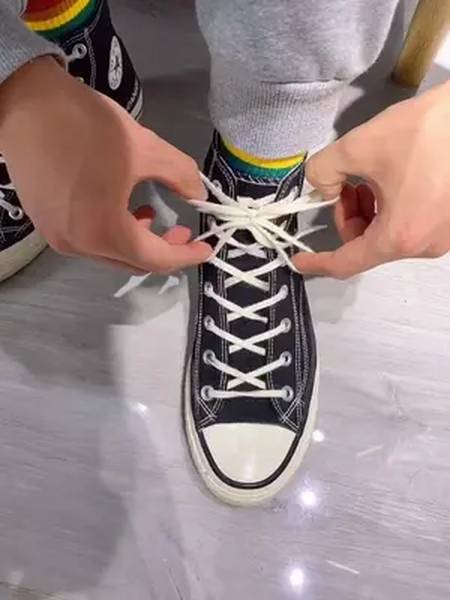 四叶草系法来了花式鞋带帆布鞋穿搭热门