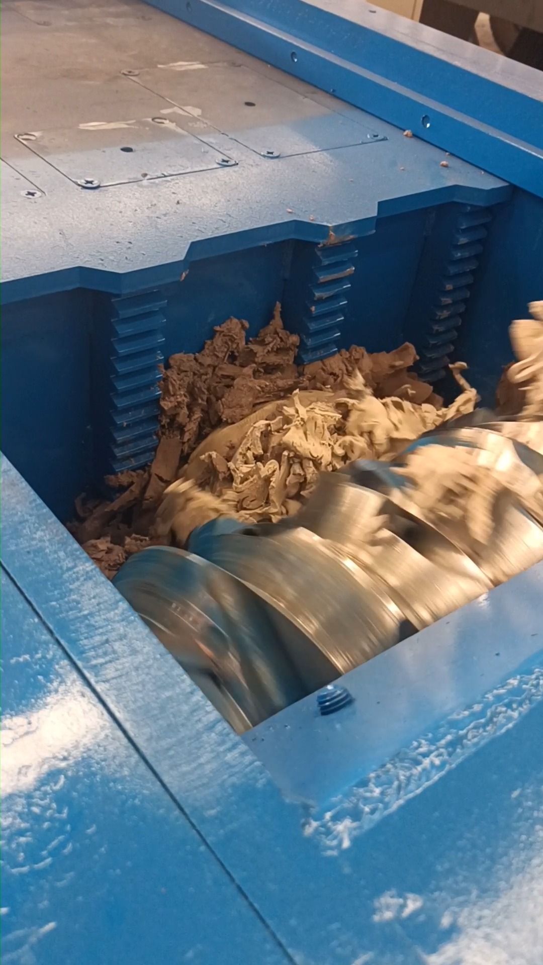 橡胶单轴撕碎机橡胶废料硅胶块丁苯橡胶天然橡胶撕碎出料规格可根据