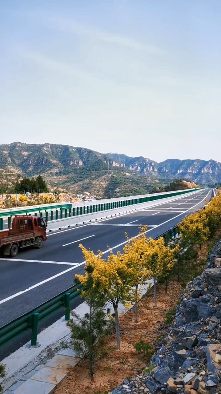 太行山高速公路,穿山越岭,雄伟壮观,其实旅游不在于目的地,也许沿途
