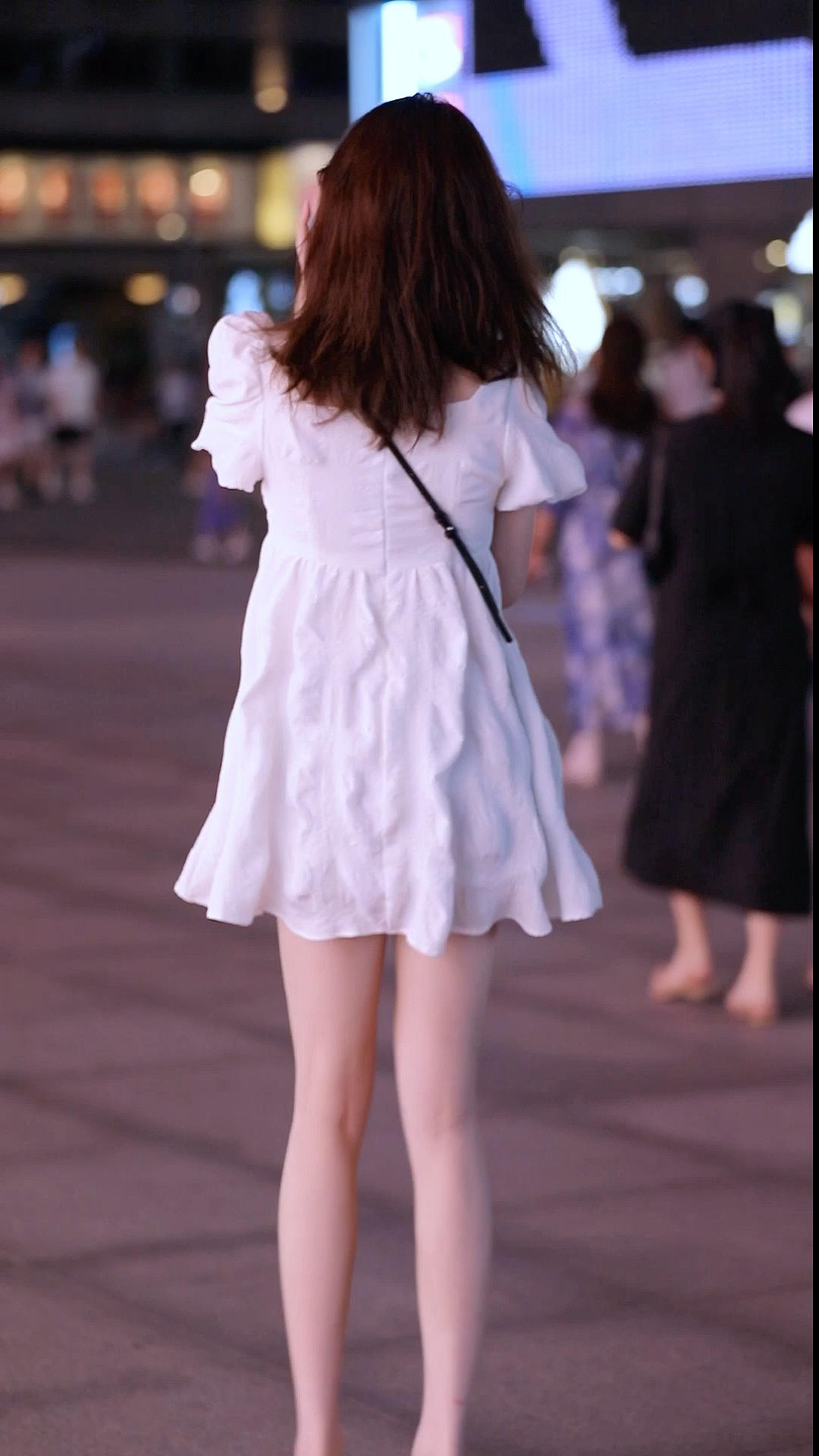 街拍美女#对穿白裙子的小仙女毫无抵抗力