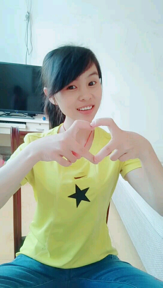手势舞#对面的帅哥看过来,你是姐的菜.