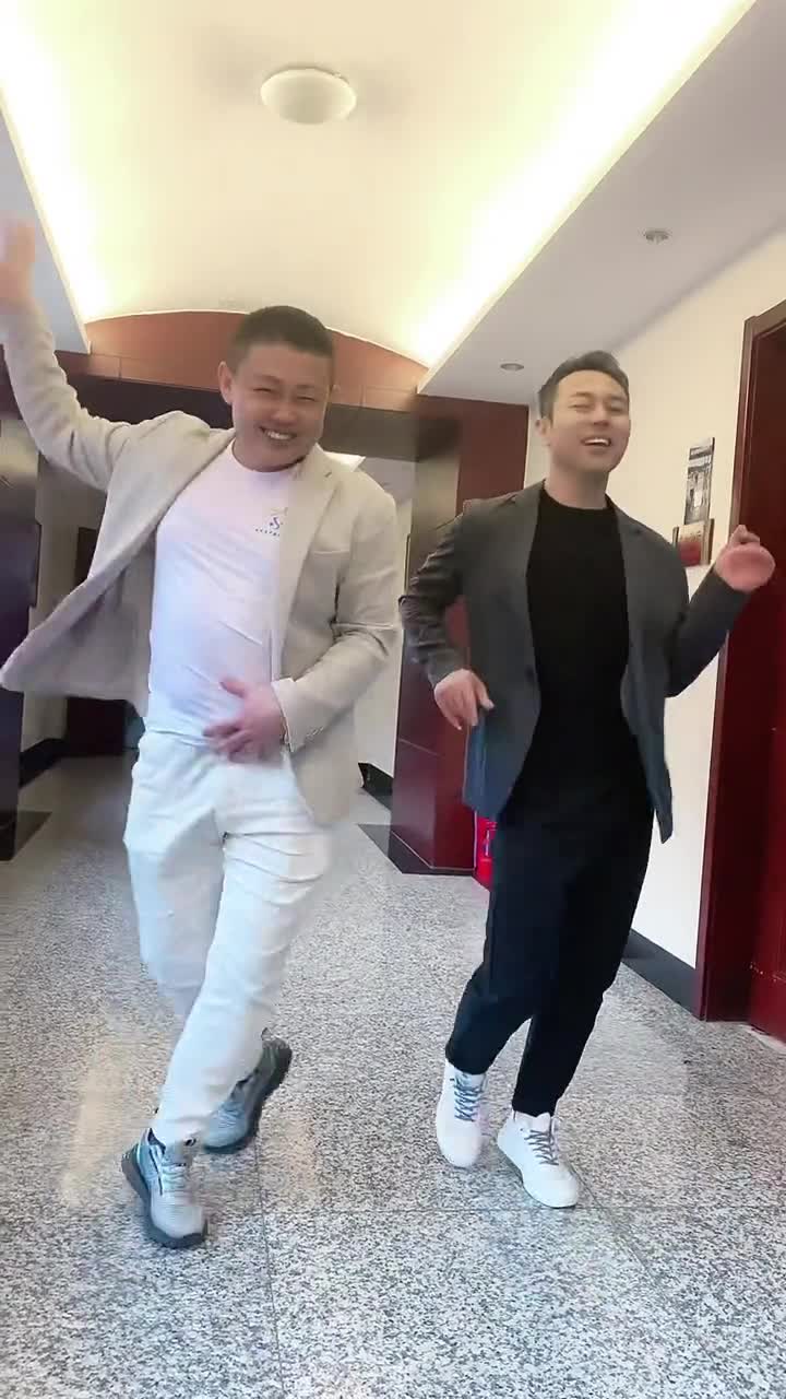 日照飞哥(严选好物)(o1312787399)今天来省会济南参加培训,碰到了飞哥