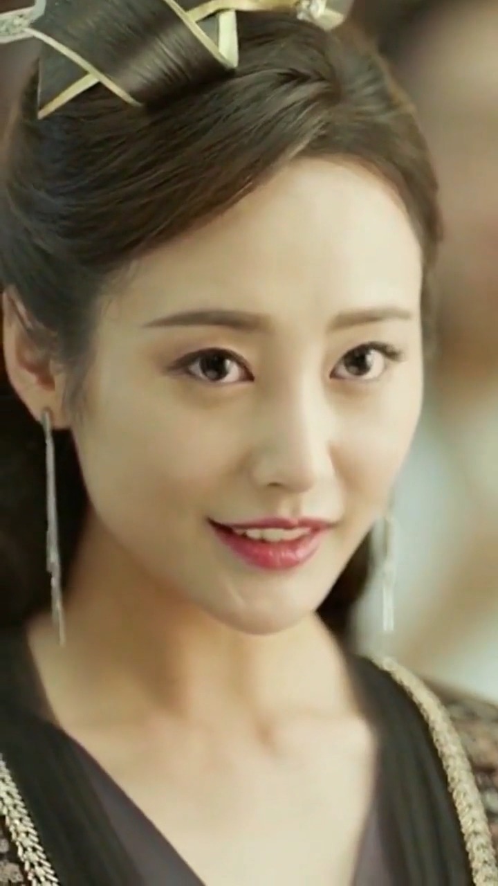 李纯扮演的司理理,凭什么让人看一眼就惊艳,因为她配呀