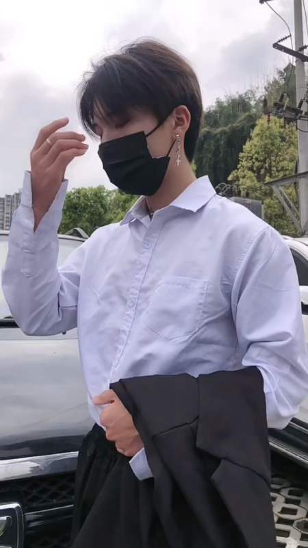 这个夏天让我们继续陪着农农和坤坤走完娱乐圈吧!