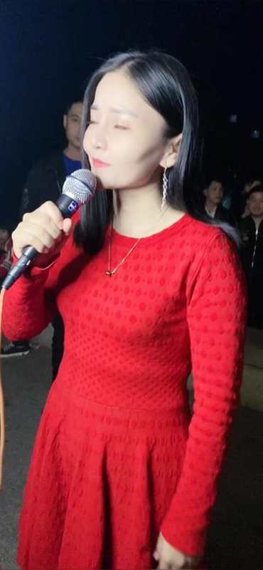 草根歌手唱歌给你听只要您喜欢开心司源姐每天将会在老地方为您唱不同