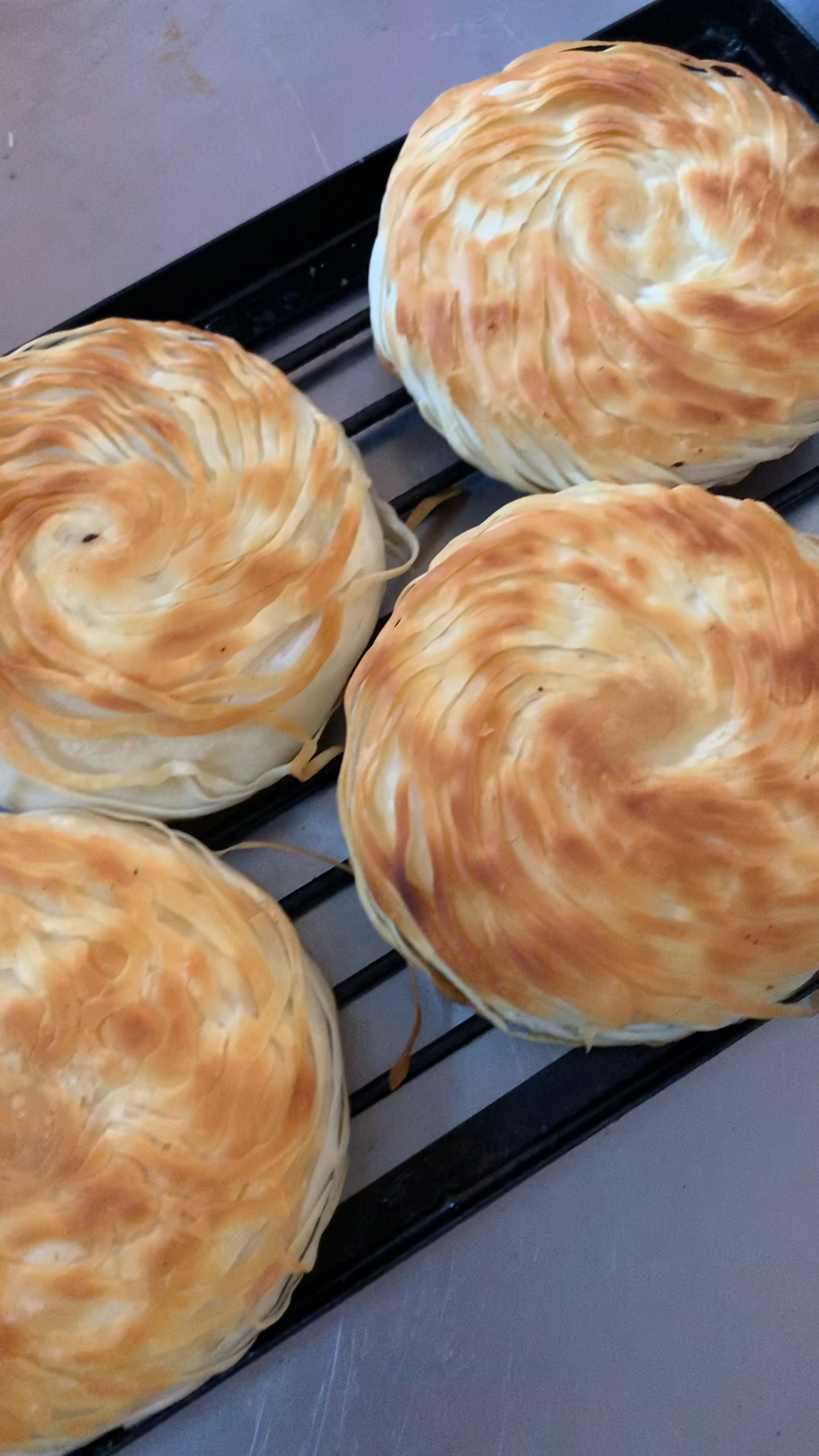 家乡特色美食#我们家大师傅做的潼关肉夹馍饼,美不美!