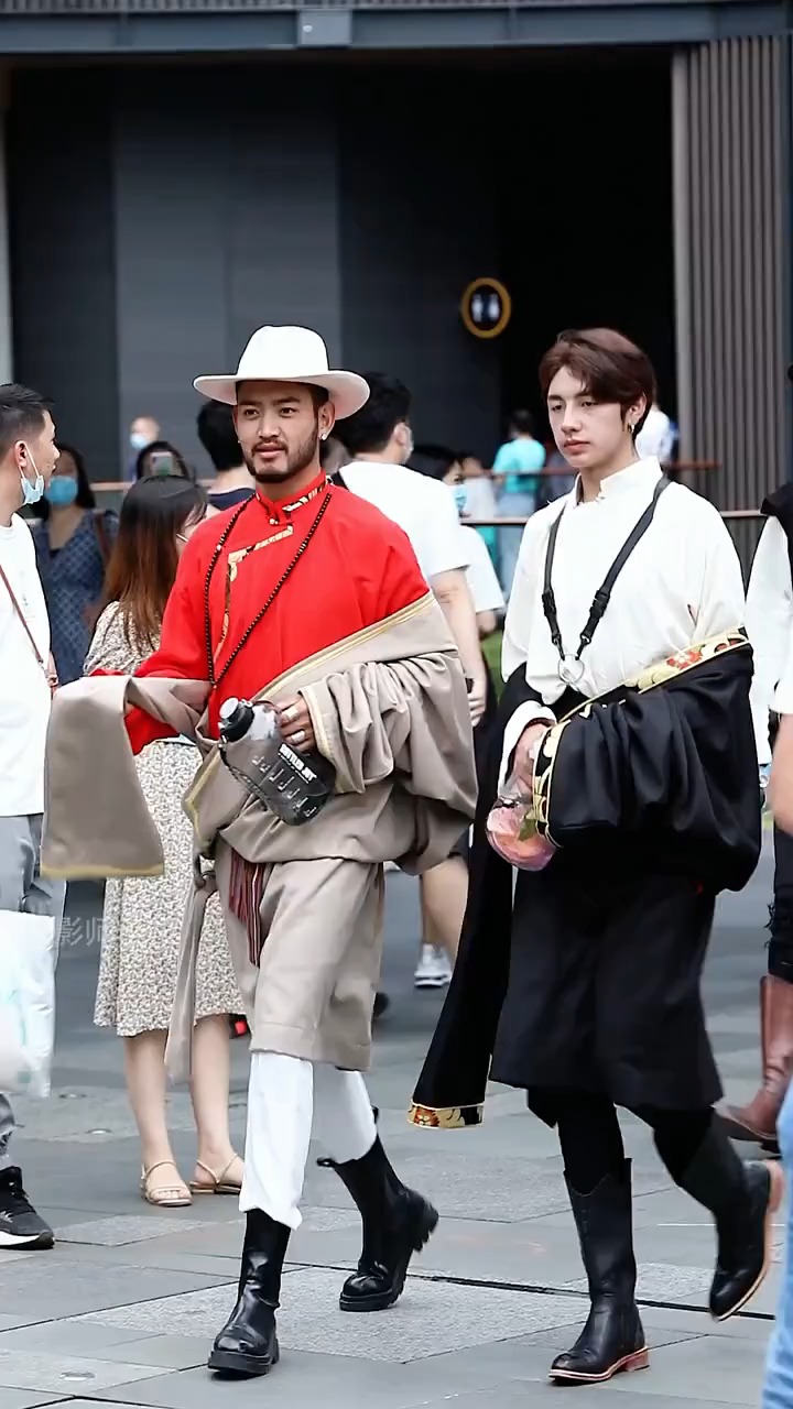 康巴汉子好俊朗,帅气阳光羡煞旁人!