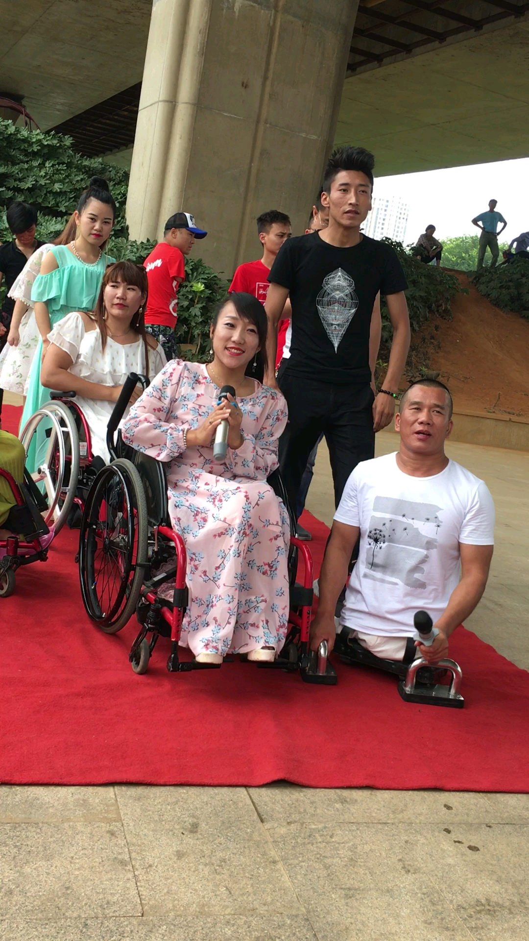 高手在民间#多名残疾歌手同唱花桥流水听谁唱得更好