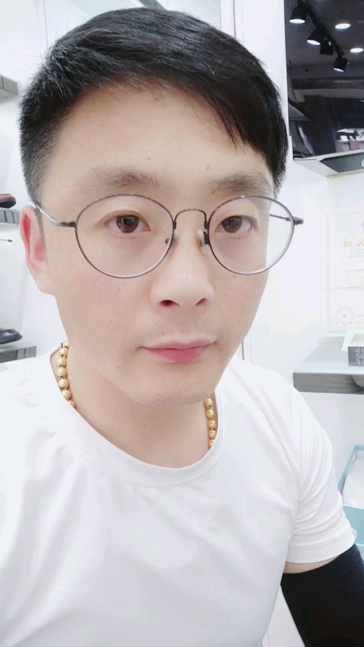 80后大叔.不喜欢勿喷,谢谢.