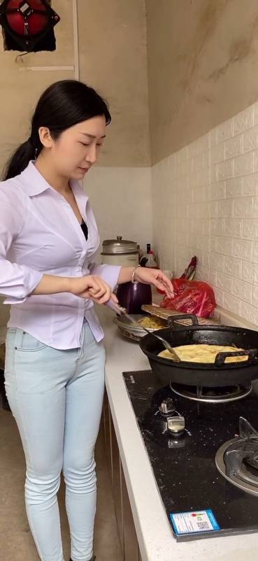 你愿意娶个农村妞吗!会做饭!会做家务!心底善良孝顺父母的女生吗