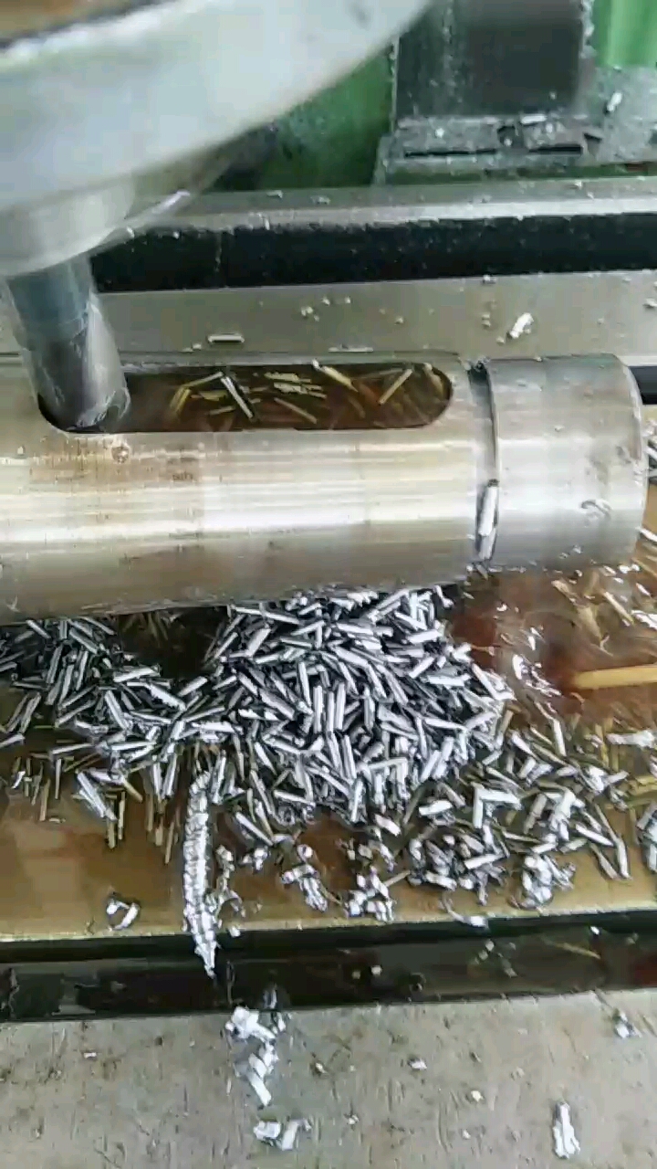 带锥度的轴铣键槽,需要从小端进深度.-度小视