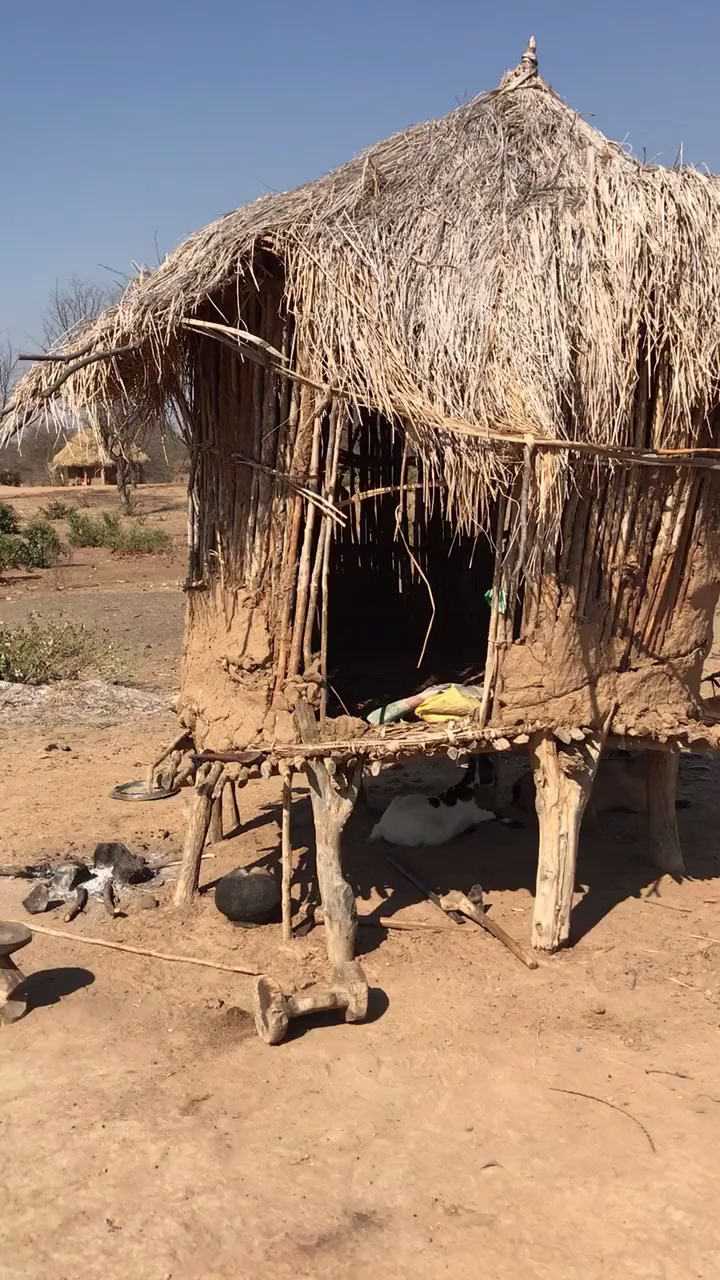非洲小朋友住的房子