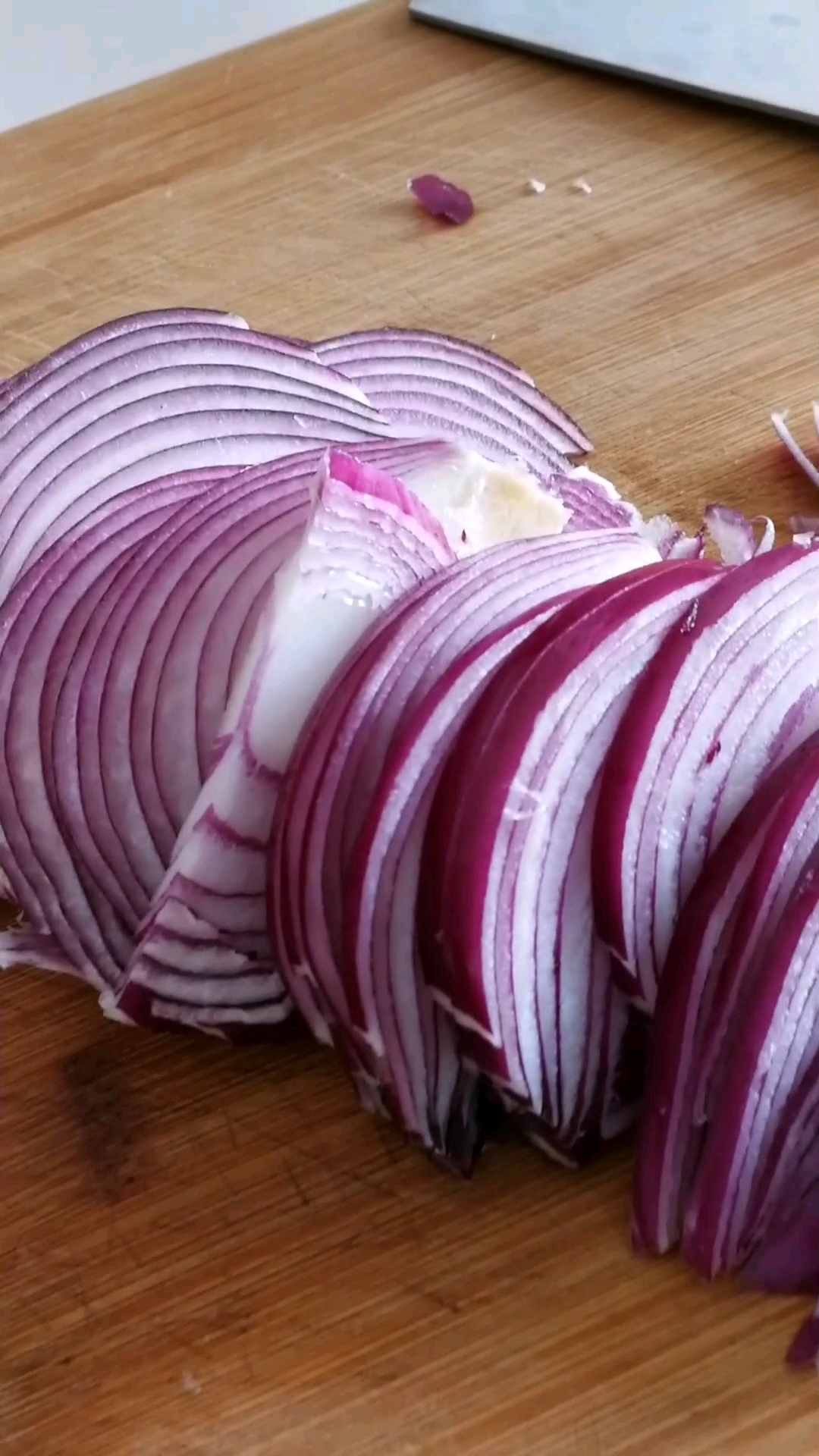 切圆葱不辣眼睛好办法