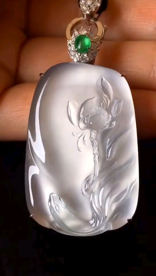 玻璃种翡翠一品青莲