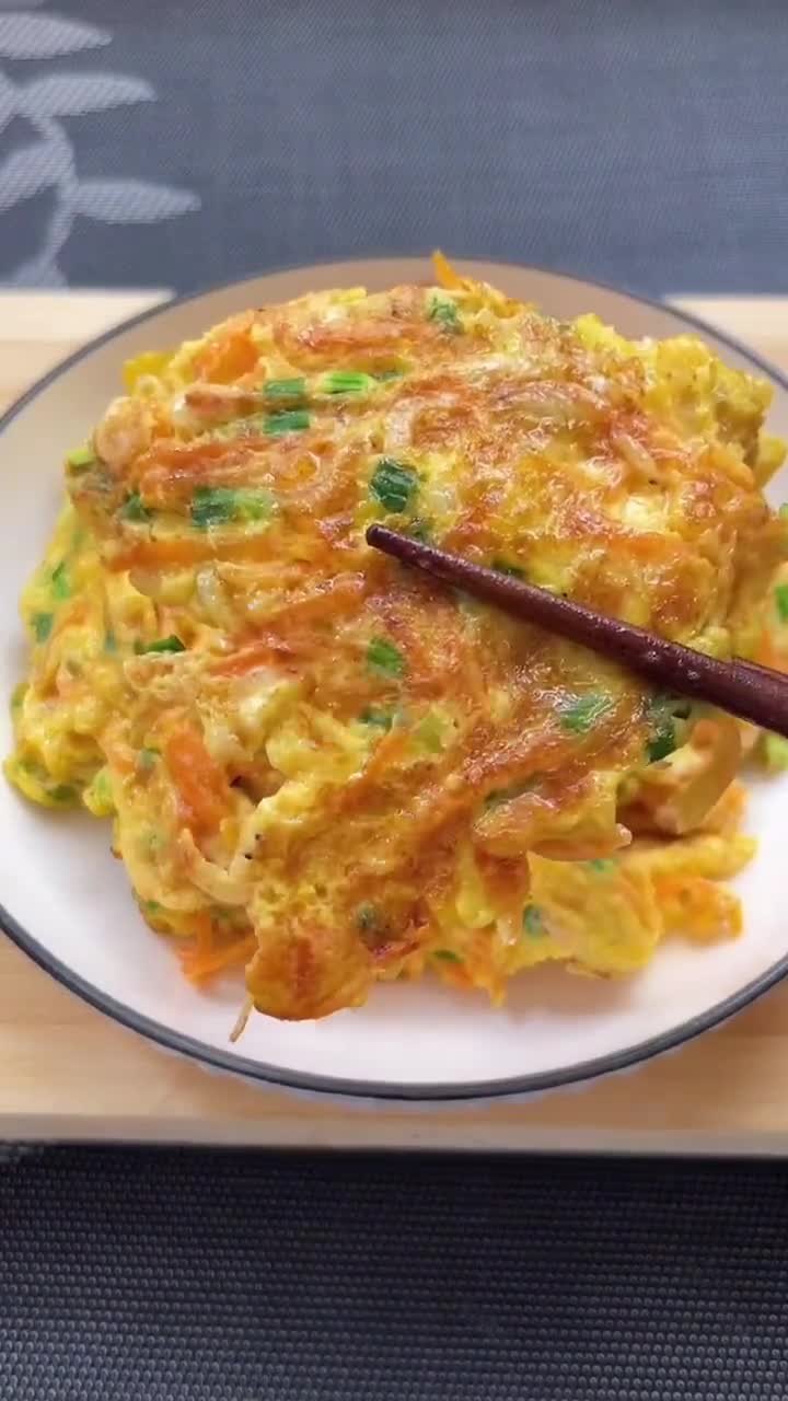 虾皮煎蛋这样做,老人小孩都爱吃