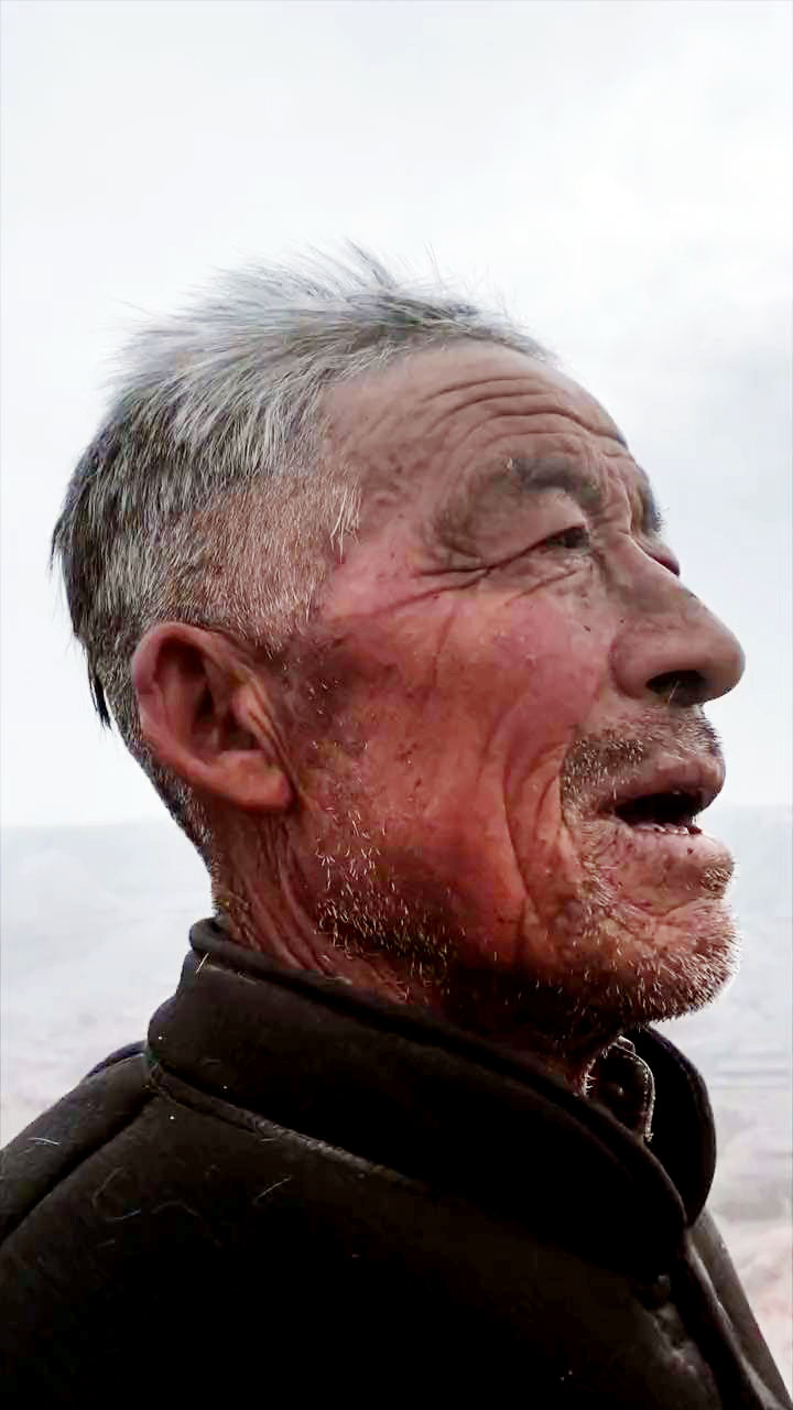 正能量#爷爷年纪大了,但是英气不减当年-度小视