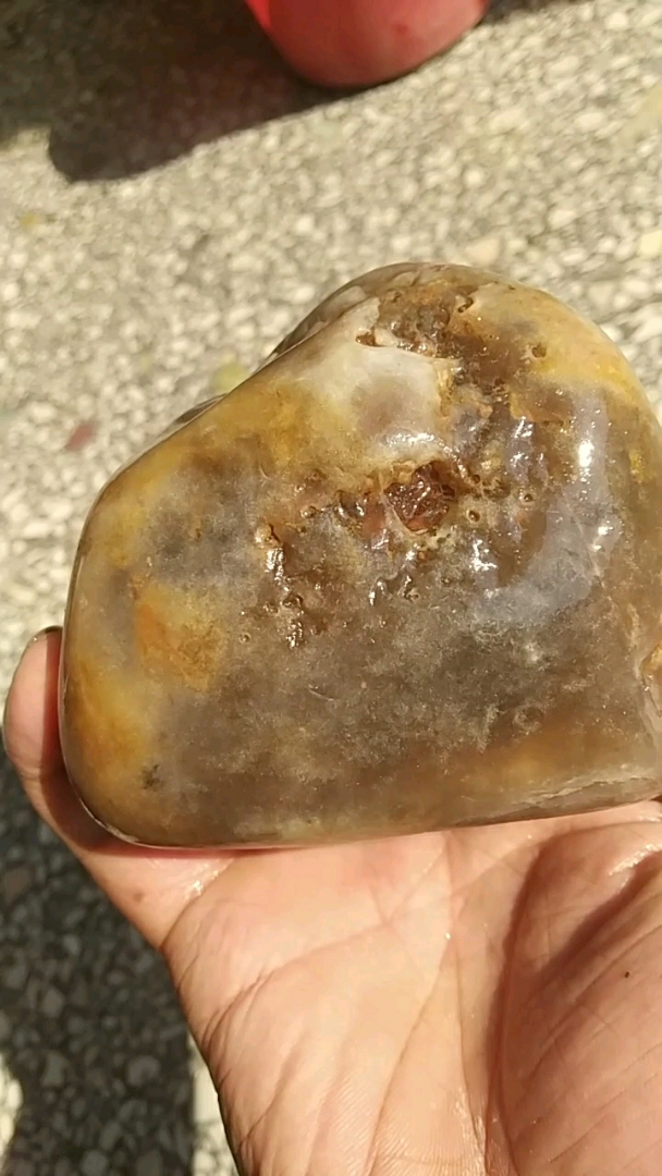 紫红色的石头,玉化的非常好