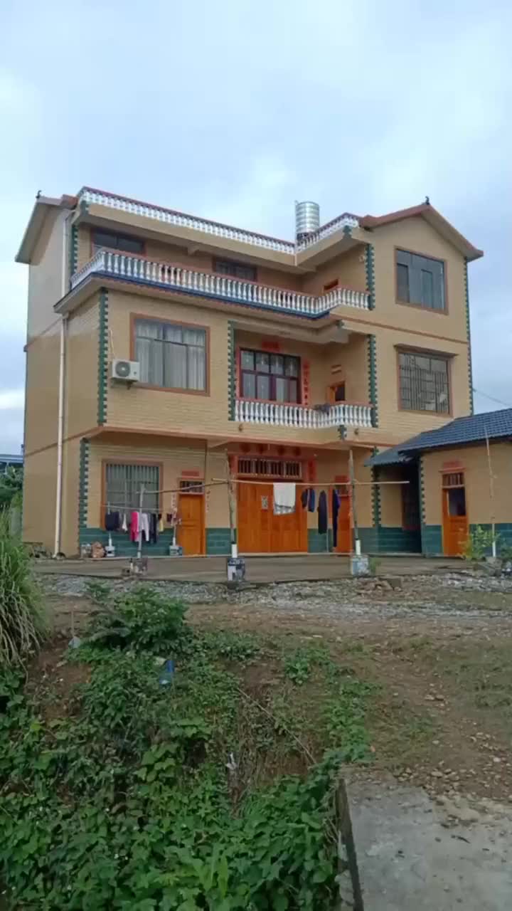 在村里盖的房子,盖楼加装修才花了30多万,你们说值吗