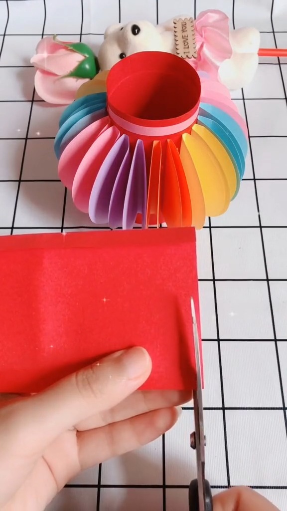 手工制作#五彩小灯笼,感觉还不错哦!