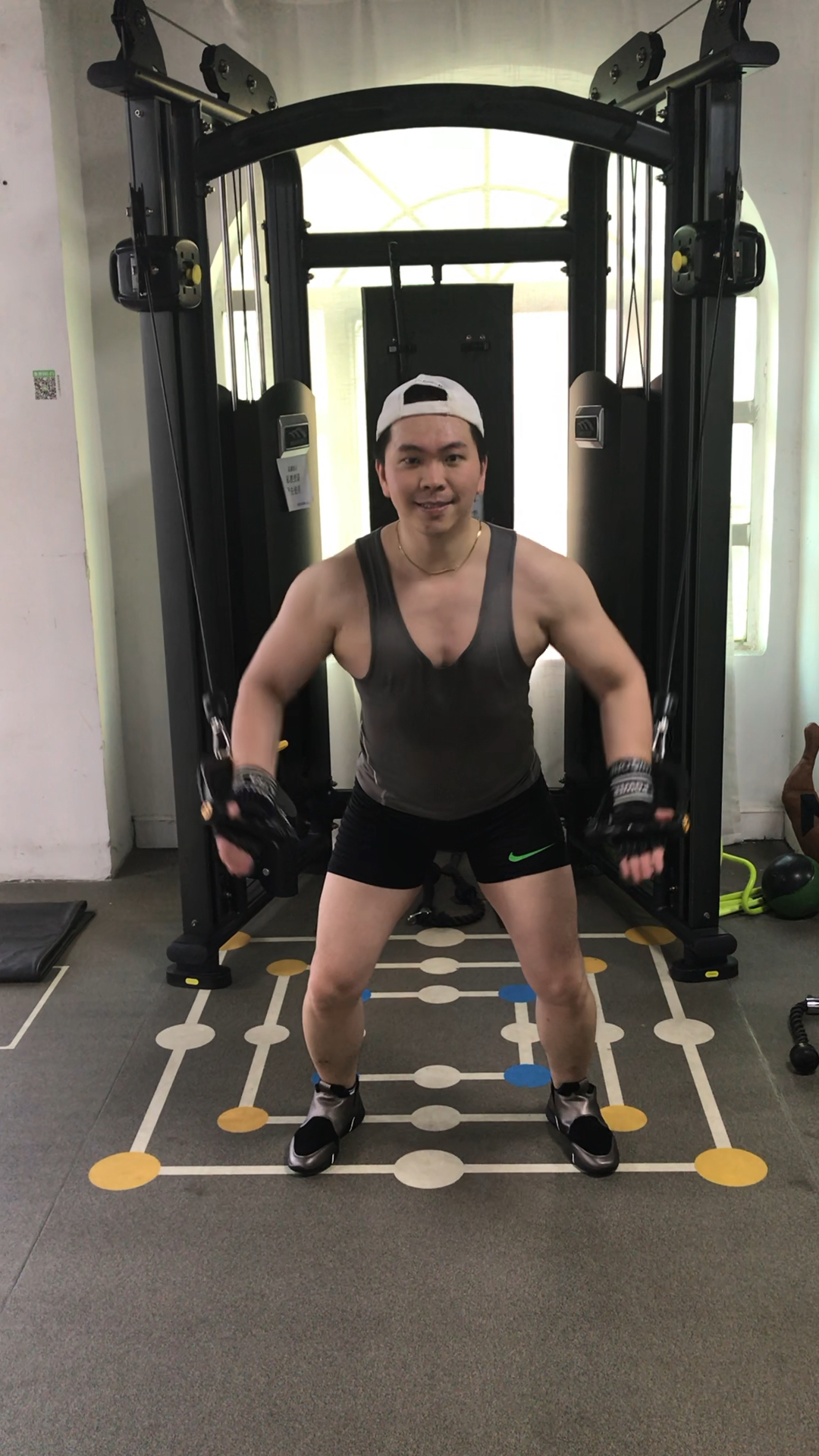 精英健身胸肌之王chris