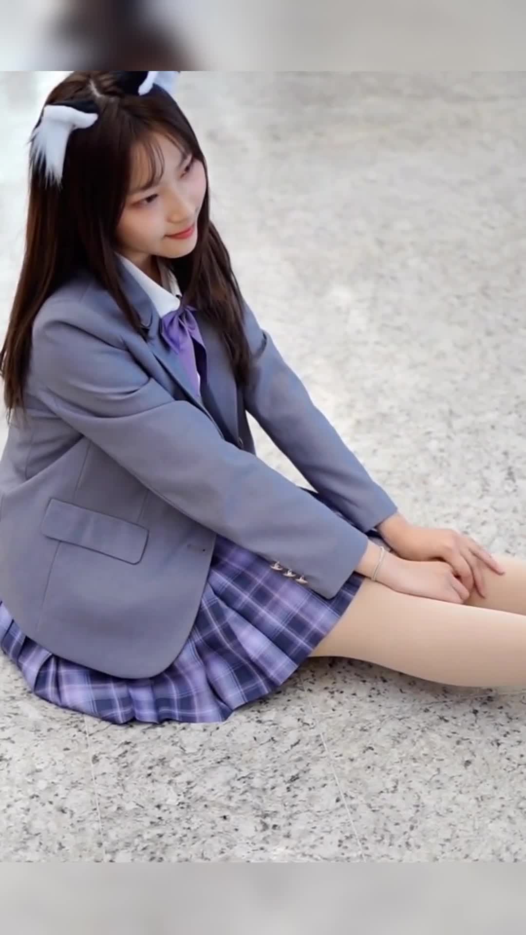 我要上热门#jk制服小姐姐,坐地上不冷吗?(1)