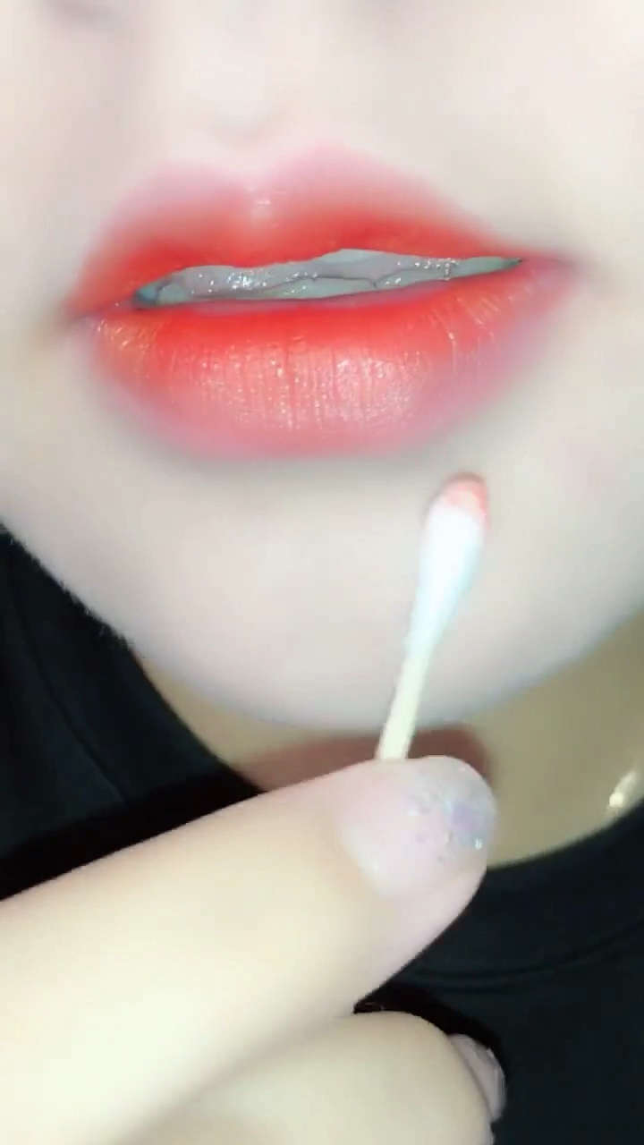 在家做个花瓣嘟嘟唇,好看又减龄